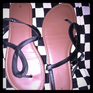 Black strappy sz 9 gently used sandal elastic back